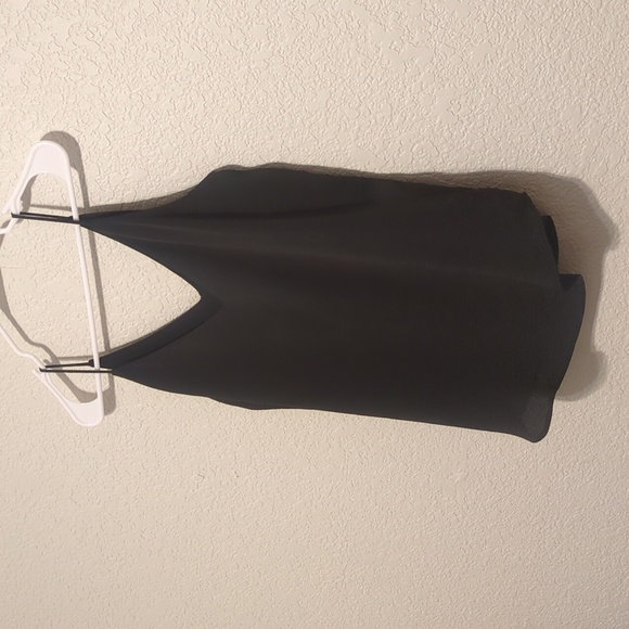 Express women's black satin loose fitting sleeveless tank top 📸 - Picture 3 of 10